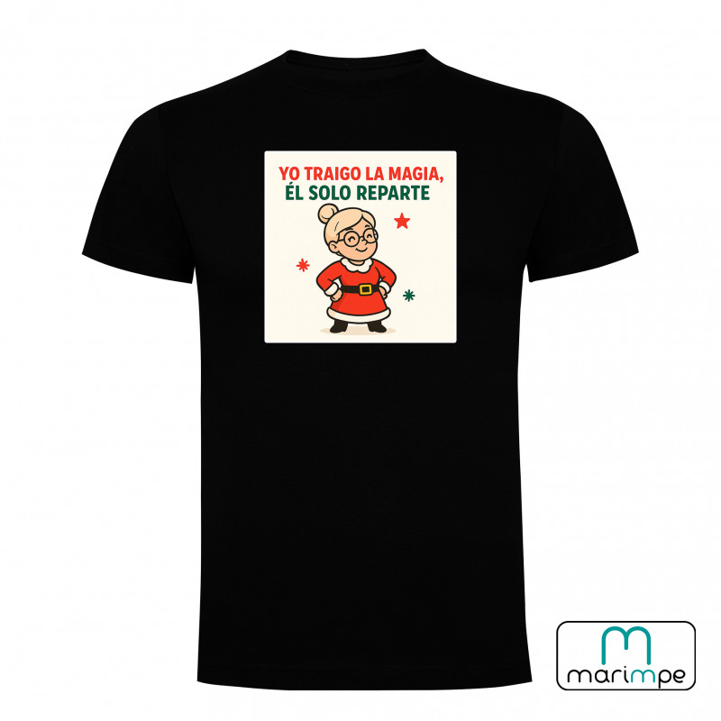 CAMISETA YO TRAIGO LA MAGIA ÉL SOLO REPARTE