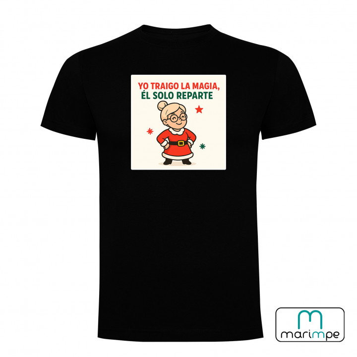 CAMISETA YO TRAIGO LA MAGIA ÉL SOLO REPARTE