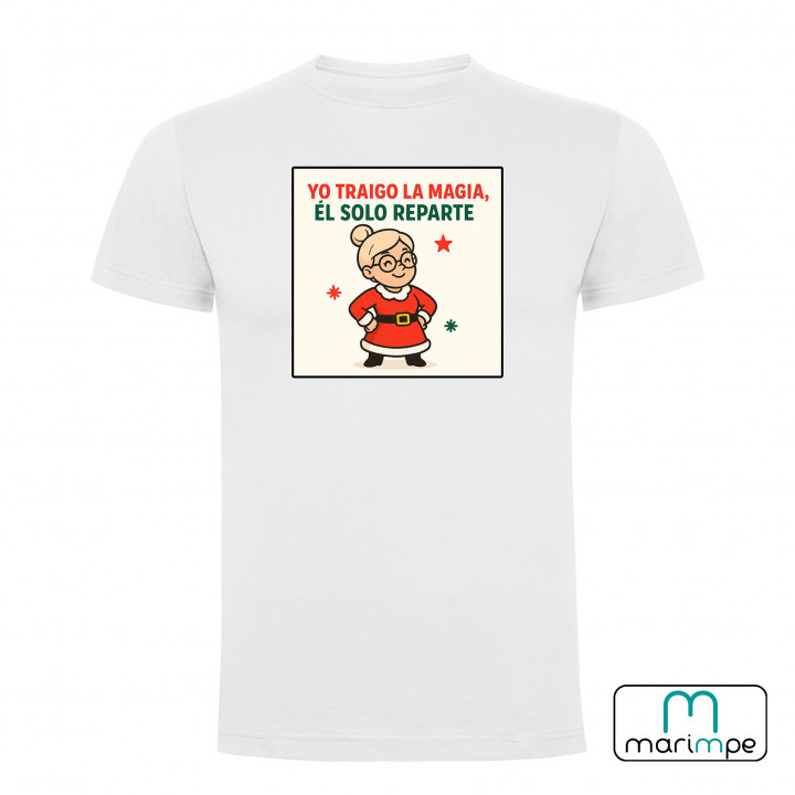 CAMISETA YO TRAIGO LA MAGIA ÉL SOLO REPARTE