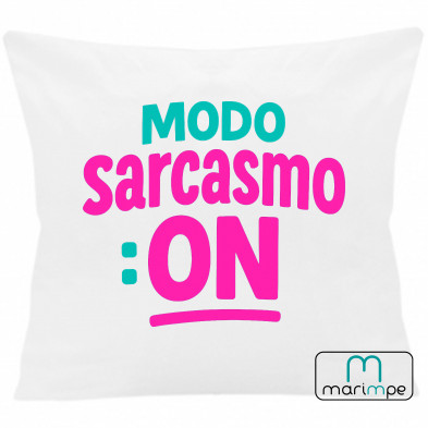 COJÍN MODO SARCASMO ON 40x40 cm color blanco con relleno incluido.
