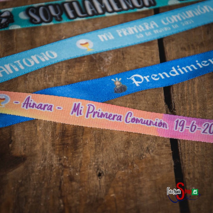 Pulsera de tela personalizable.