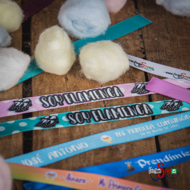 Pulsera de tela personalizable.