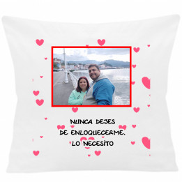 Cojín COJIN CORAZONES FRASE (Personalizable) 40x40 cm color blanco con relleno incluido.