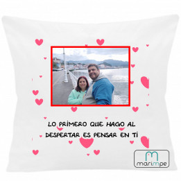 Cojín COJIN CORAZONES FRASE (Personalizable) 40x40 cm color blanco con relleno incluido.